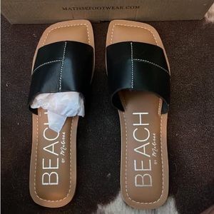 Black beach sandals